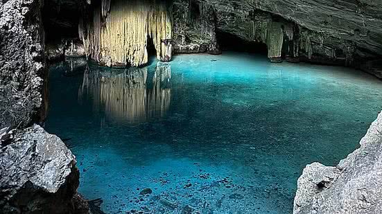 Interditada desde 2002, a gruta Lagoa Azul, em Nobres (MT), tem sido invadida por turistas que publicam imagens em redes sociais | Divulgação