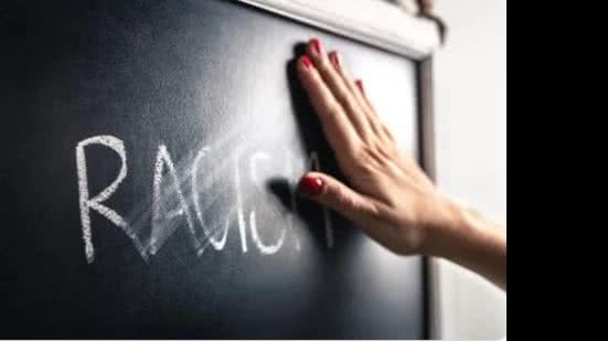 Em 2023, foi sancionada a lei que enquadrou a injúria racial como crime de racismo. | Foto: Reprodução / Brasil Escola