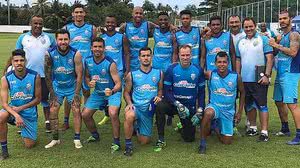 Time vencedor no rachão deste domingo posa para foto | Divulgação / CSA