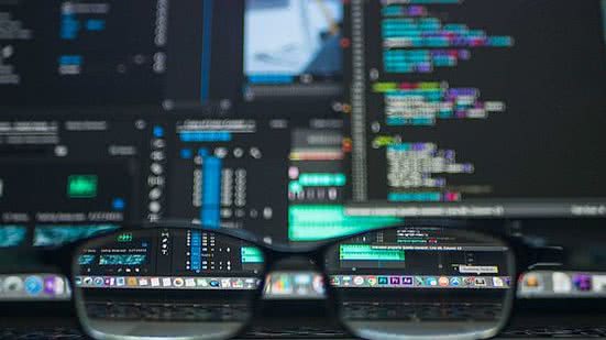 O que faz um desenvolvedor web? | Kevin Ku / Unsplash