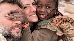 Casal adotou mais uma criança | Reprodução / Instagram