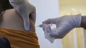 Imagem Gerente de asilo na Suécia desvia vacinas e imuniza a própria família