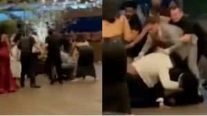 A confusão envolveu tanto homens quanto mulheres, que trocaram socos e pontapés | Foto: Reprodução