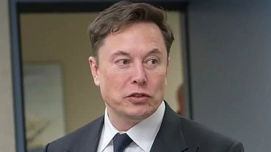 Empresário Elon Musk durante evento da SpaceX; Musk prevê tempos difíceis para o Twitter | NORAD and USNORTHCOM Public Affairs