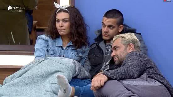 Evandro, Fernanda e Caíque | Reprodução/PlayPlus