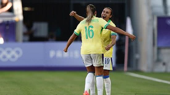 Marta em comemoração do gol de Gabi Nunes; Camisa 10 teve um gol anulado | Rafael Ribeiro / CBF