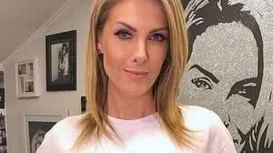 Imagem Ana Hickmann radicaliza o visual, fica morena e é alvo de comparações