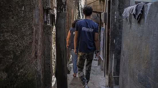 O IBGE associa as diferenças às condições do mercado de trabalho | Foto: Eduardo Anizelli/Folhapress