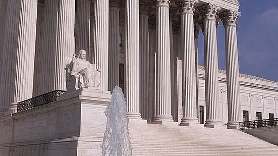 A fachada do prédio da Suprema Corte Norte-Americana, em Washington | Moacyr Lopes Júnior / Folhapress