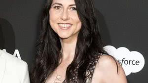 Imagem MacKenzie Scott, ex do dono da Amazon, se torna a mulher mais rica do mundo