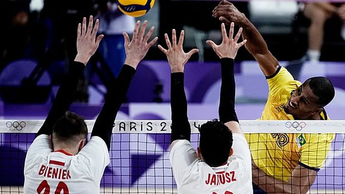 Brasil é superado pela Polônia no tie-break no vôlei masculino