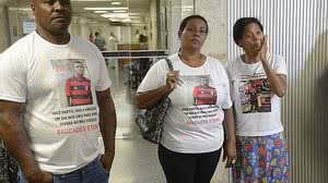 Parentes dos jogadores vítimas de incêndio no centro de treinamento Ninho do Urubu deixam o Tribunal de Justiça (TJ) do Rio de Janeiro após audiência de mediação com o Flamengo | Fernando Frazão/Agência Brasil