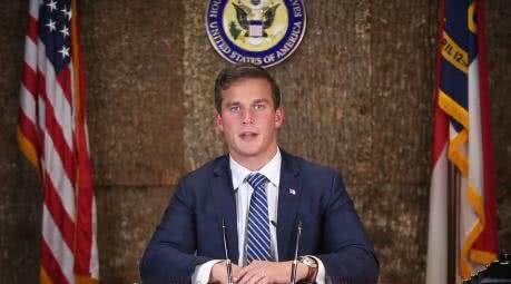 Político conservador dos Estados Unidos é flagrado em vídeo nu com outro homem | Foto: Reprodução / Instagram