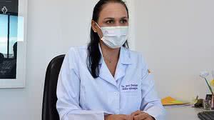 Infectologista da Sesau esclarece dúvidas sobre vacinação contra a Covid-19 | Foto: Carla Cleto