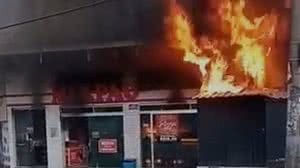 O responsável pela padaria informou ao Corpo de Bombeiros que o fogo teve início em uma fritadeira | Foto: Reprodução/TNH1