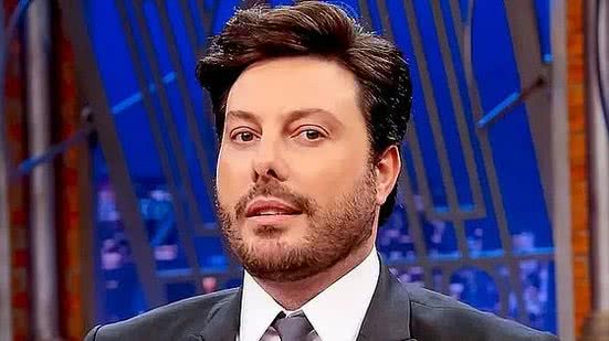 Humorista, apresentador e ator brasileiro, Danilo Gentili revelou seu diagnóstico de autismo em 2020 | Reprodução / SBT