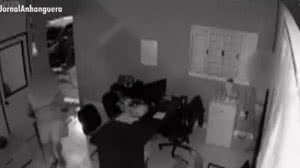 Imagem Dono de garagem reage a suposto assalto e mata o próprio irmão em Goiânia