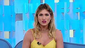 Imagem Lívia Andrade comenta ciúme de ex de Carlos Alberto de Nóbrega