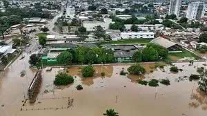 Nível do rio que corta a capital ultrapassou o limite de 14 metros | Foto: Pedro Devani/Secom
