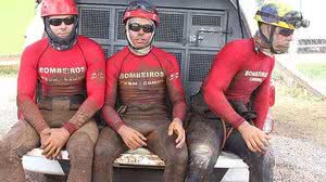 Bombeiros que trabalharam no resgate de vítimas | Sidney Lopes/EM