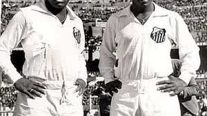 Coutinho e Pelé na época de ouro do Santos | Divulgação / Twitter @Pele