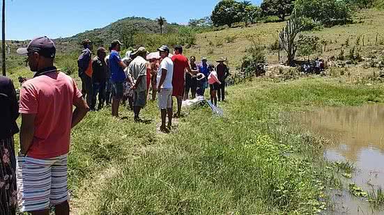 Corpo de pescador submergiu e foi retirado da barragem por bombeiros do Batalhão de Santana do Ipanema | Ascom CBM