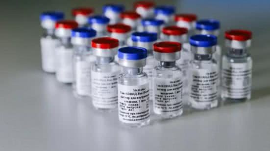 Frasco da Sputnik V, a vacina russa contra a Covid-19 | Foto: Divulgação / Sputnik V