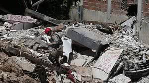 Deslizamento no Morro da Boa Esperança. Vítimas foram soterradas quando uma rocha se partiu, levando junto casas, árvores e muita lama, na madrugada de sábado (10) | Tânia Rêgo/Agência Brasil