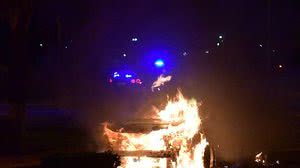 Militantes bolsonaristas tentaram invadir a sede da PF e incendiaram veículos na capital federal | Foto: Folhapress