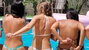 Retirada da parte superior do biquíni está liberada a partir de agosto nas depedências da pousada | Foto: Reprodução