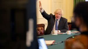 Imagem Coronavírus: Reino Unido anuncia reabertura após queda de casos de covid com lockdown e vacinas