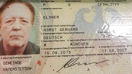 O turista chegou a receber atendimento médico dentro do avião, mas não resistiu. | Divulgação/PF