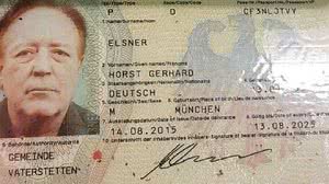 O turista chegou a receber atendimento médico dentro do avião, mas não resistiu. | Divulgação/PF