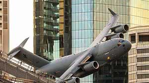 Aviões passam entre prédios e assustam moradores na Austrália | Facebook/BoardingPass