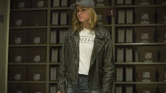 Brie Larson interpreta Carol Danvers, uma guerreira que perdeu a memória e procura respostas na Terra | Marvel/Divulgação