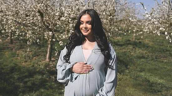 Instagram / afshanazad