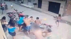 Imagem Câmeras flagram espancamento e morte de homem durante festa em Rio Largo
