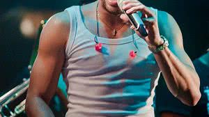 Gabriel Diniz em um dos shows realizados em Alagoas | Reprodução / Instagram @gabrieldiniz