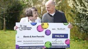 Imagem Idoso esquece óculos, faz aposta ‘errada’ e ganha cerca de R$ 900 mil na loteria