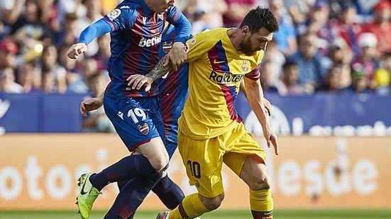 Imagem Barcelona leva virada do Levante e tem liderança ameaçada no Espanhol