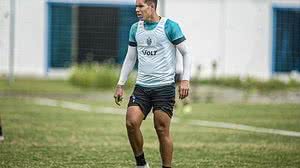 Calebe já se apresentou no CT Gustavo Paiva e iniciou os treinamentos com o técnico Higo Magalhães | Augusto Oliveira / CSA