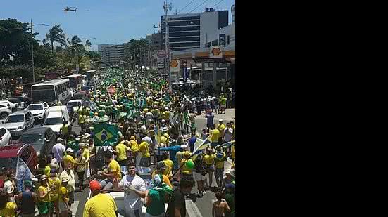 Imagem Ato em apoio à candidatura de Jair Bolsonaro é realizado na orla de Maceió