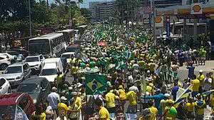 Imagem Ato em apoio à candidatura de Jair Bolsonaro é realizado na orla de Maceió