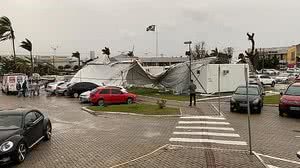 Imagem Ciclone provoca estragos e deixa mais de 1,4 milhão sem energia em Santa Catarina