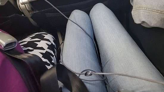 Imagem Influencer se revolta ao se sentar entre dois obesos em avião e é acusada de gordofobia