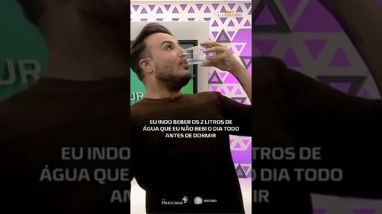 Eu indo compensar o dia inteiro de não hidratação! 😂 #HoraDoVentura 🐍