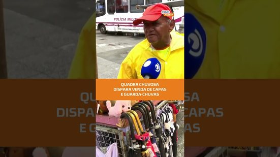 🌧️ Chuvas aumentam procura por guarda-chuvas em Maceió #FiqueAlerta