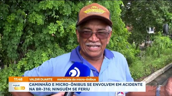Em Satuba: Caminhão e micro-ônibus se envolvem em acidente na BR-316; ninguém se feriu