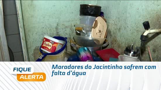 Moradores do Jacintinho sofrem com falta d'água