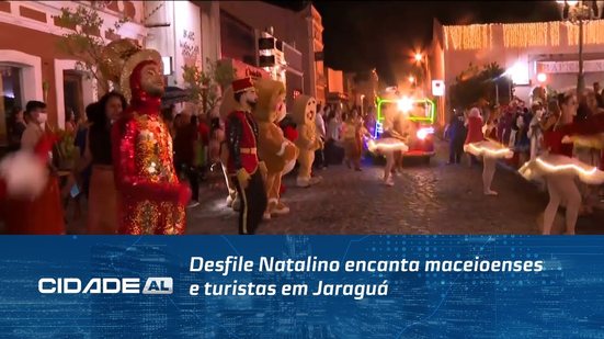 Desfile Natalino encanta maceioenses e turistas em Jaraguá